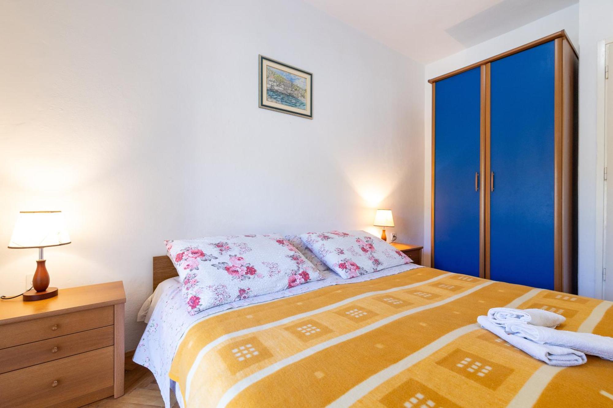 Apartments By The Sea Cove Zarace - Gdinj, Hvar - 2047 Room photo
